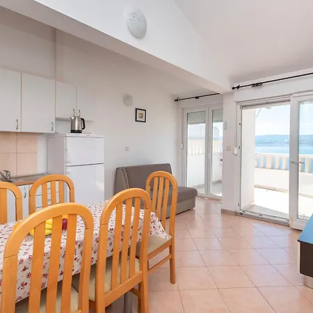 Apartment Apartments More Duce